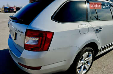 Універсал Skoda Octavia 2015 в Дніпрі