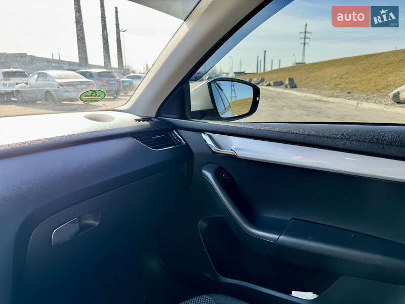 Універсал Skoda Octavia 2015 в Дніпрі фото 15 Універсал Skoda Octavia 2015 в Дніпрі