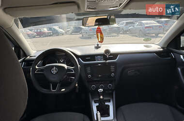 Універсал Skoda Octavia 2015 в Дніпрі
