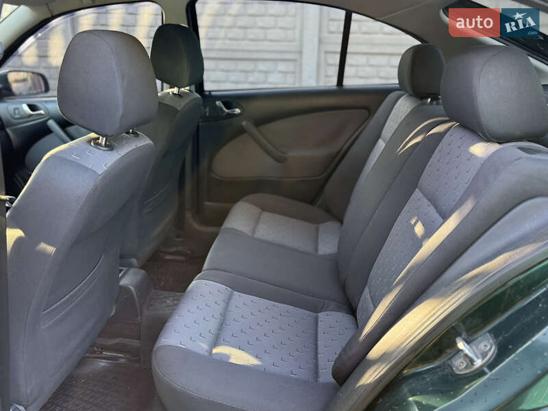 Лифтбек Skoda Octavia 2005 в Запорожье