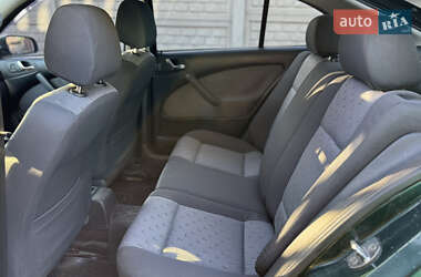 Лифтбек Skoda Octavia 2005 в 