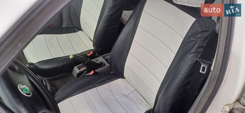 Ліфтбек Skoda Octavia 2001 в Ужгороді