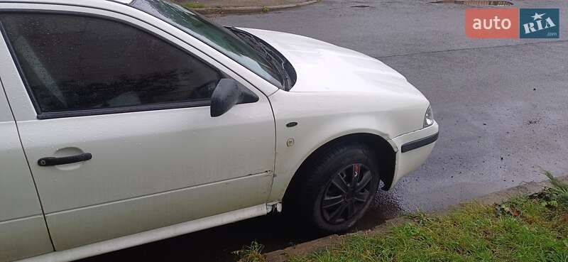 Ліфтбек Skoda Octavia 2001 в Ужгороді