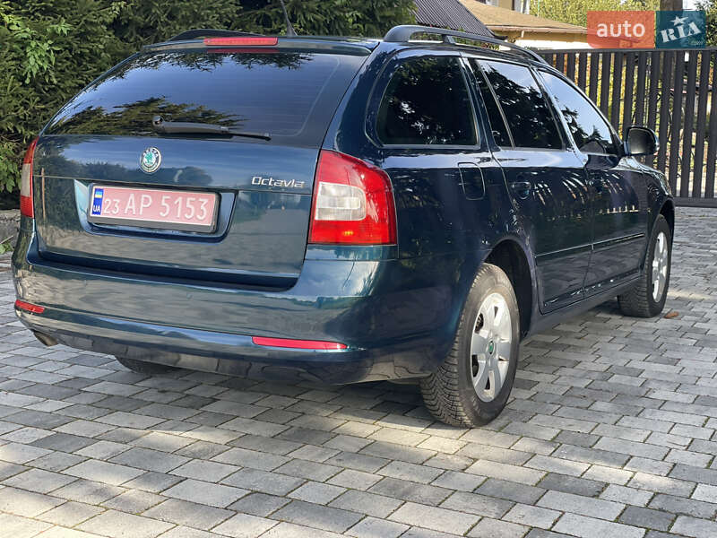 Универсал Skoda Octavia 2011 в Староконстантинове