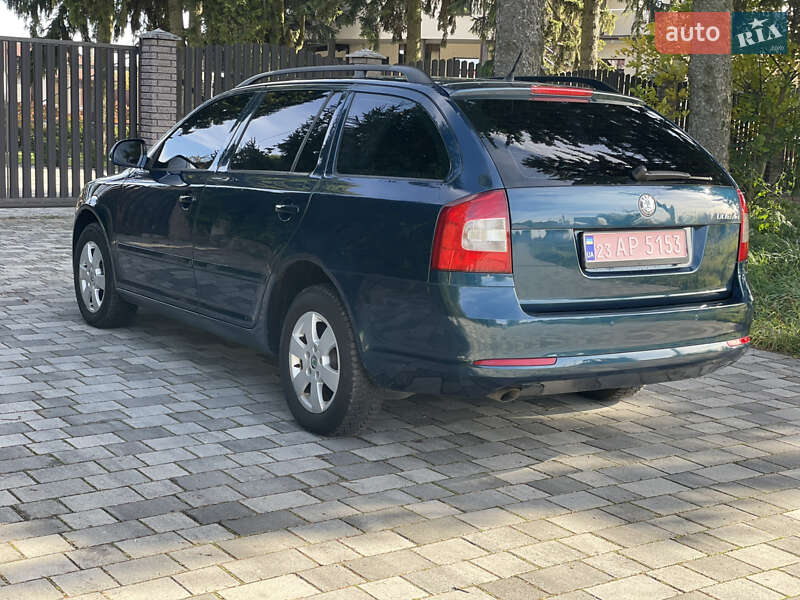 Универсал Skoda Octavia 2011 в Староконстантинове