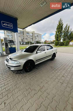 Лифтбек Skoda Octavia 2006 в 