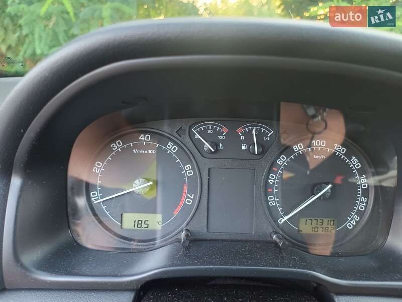Лифтбек Skoda Octavia 2001 в Чернигове