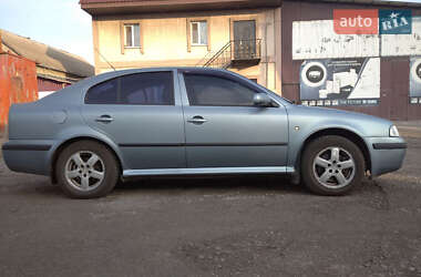 Лифтбек Skoda Octavia 2004 в 