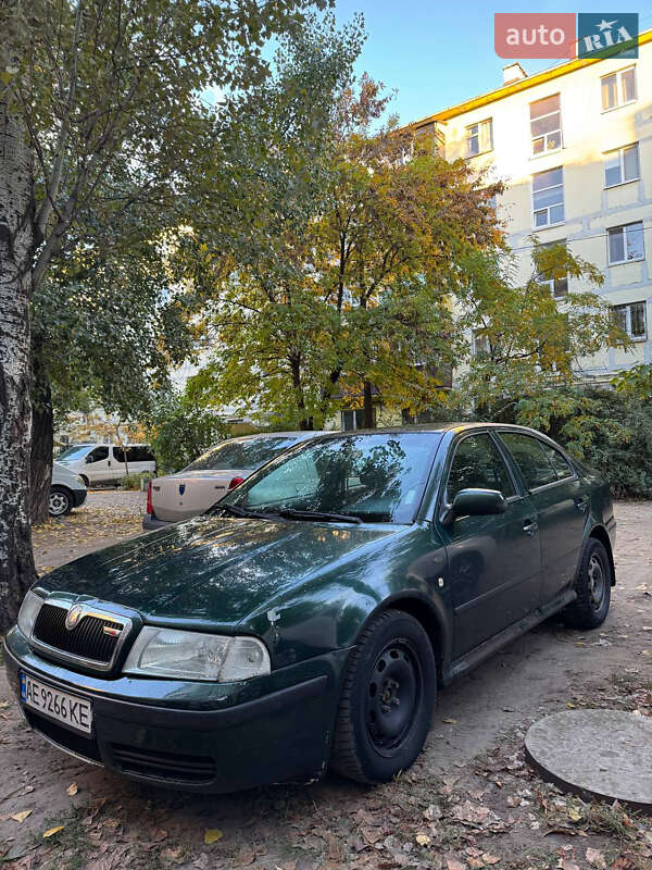 Лифтбек Skoda Octavia 2003 в Днепре