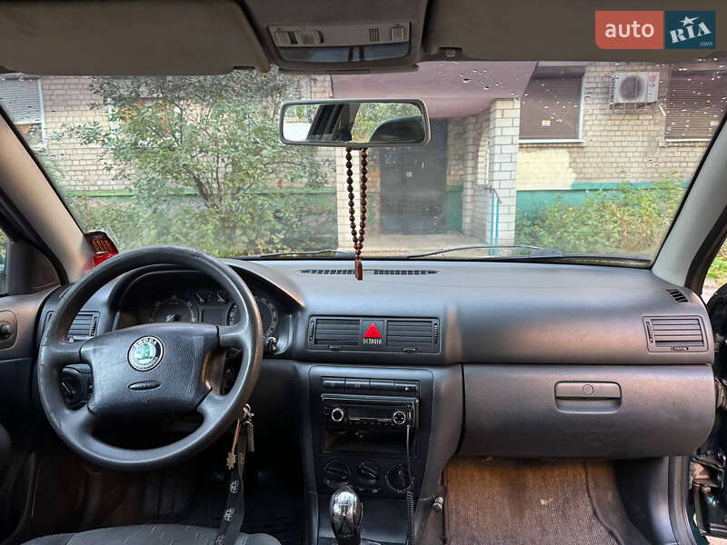 Лифтбек Skoda Octavia 2003 в Днепре