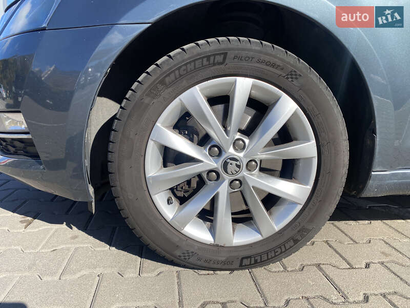 Лифтбек Skoda Octavia 2018 в Киеве