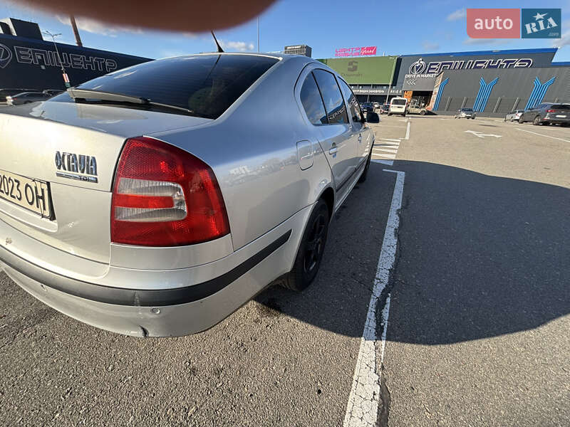 Лифтбек Skoda Octavia 2004 в Киеве