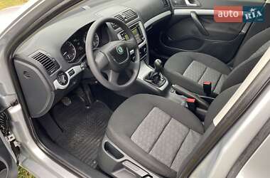 Ліфтбек Skoda Octavia 2010 в 