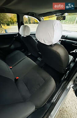 Лифтбек Skoda Octavia 2001 в 