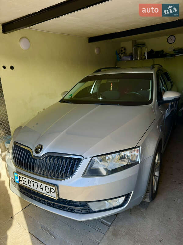 Універсал Skoda Octavia 2015 в Дніпрі фото 22 Універсал Skoda Octavia 2015 в Дніпрі