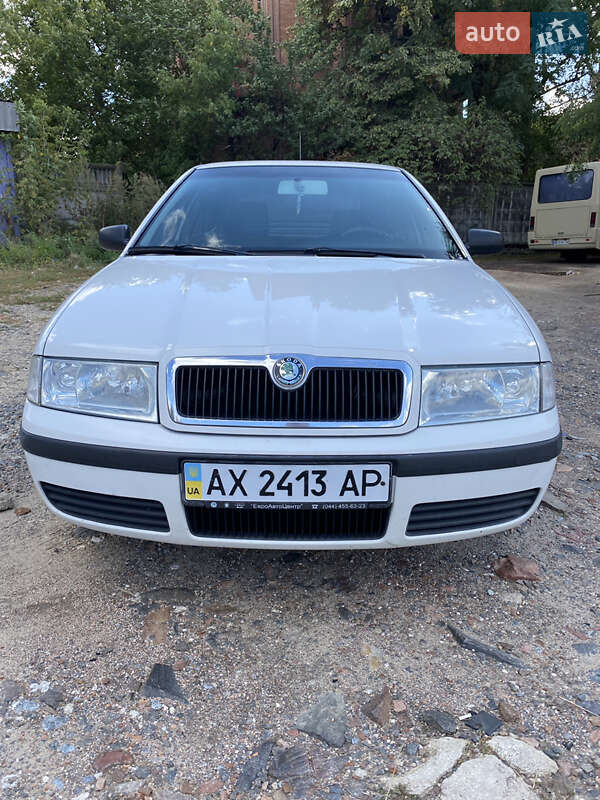 Лифтбек Skoda Octavia 2003 в 