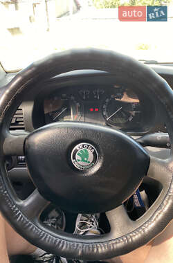 Лифтбек Skoda Octavia 2003 в 