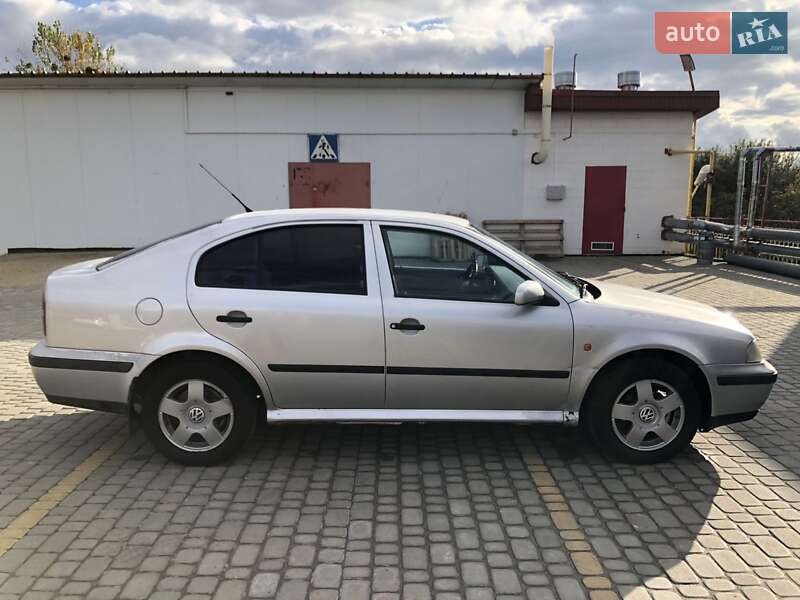 Ліфтбек Skoda Octavia 1997 в Львові