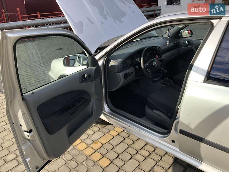 Ліфтбек Skoda Octavia 1997 в Львові