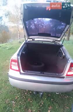 Ліфтбек Skoda Octavia 2001 в  фото 16 Ліфтбек Skoda Octavia 2001 в