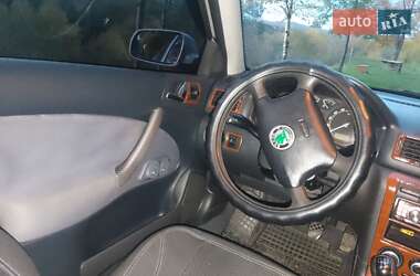 Ліфтбек Skoda Octavia 2001 в  фото 26 Ліфтбек Skoda Octavia 2001 в