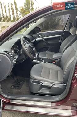 Лифтбек Skoda Octavia 2010 в 