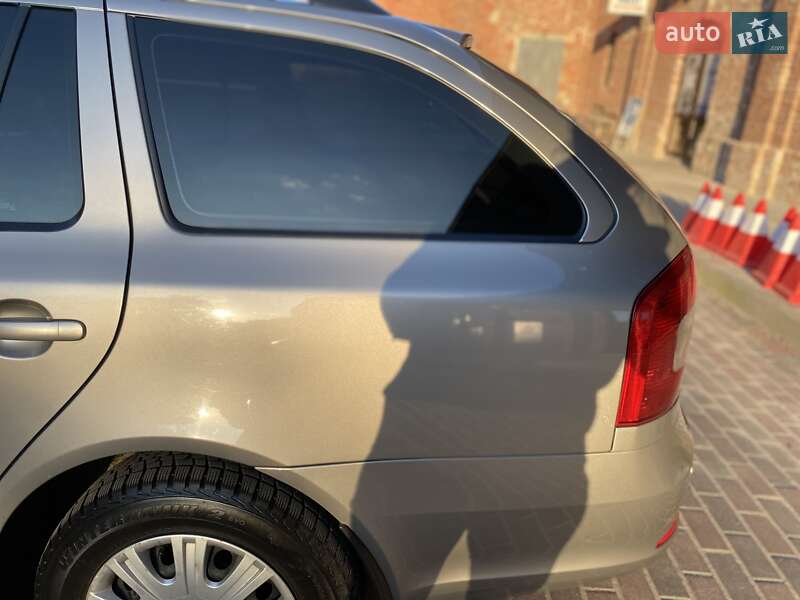 Универсал Skoda Octavia 2011 в Львове