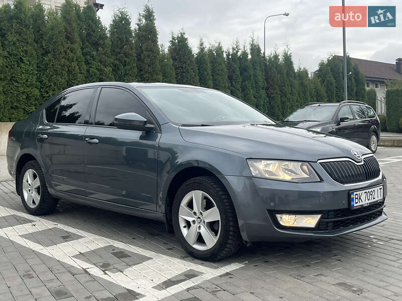 Лифтбек Skoda Octavia 2016 в Ровно