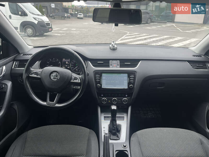 Лифтбек Skoda Octavia 2016 в Ровно