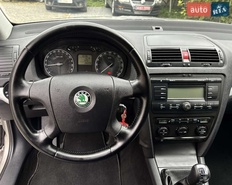 Універсал Skoda Octavia 2008 в Дніпрі
