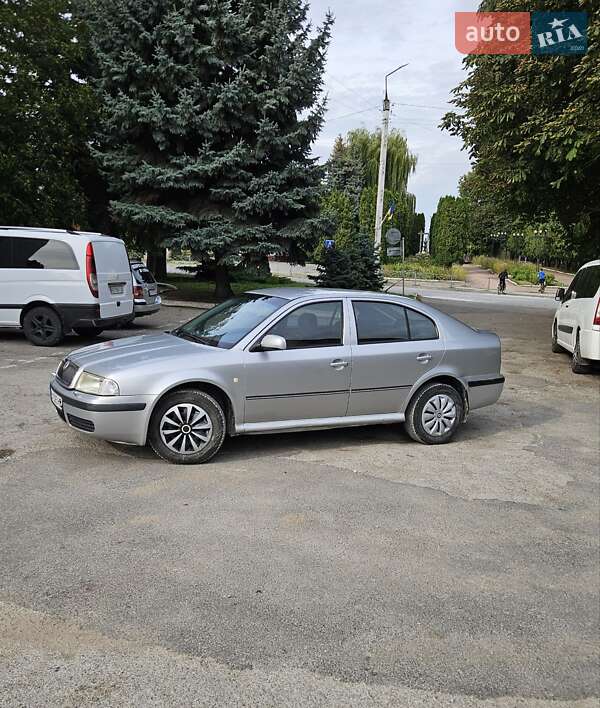 Лифтбек Skoda Octavia 2001 в 