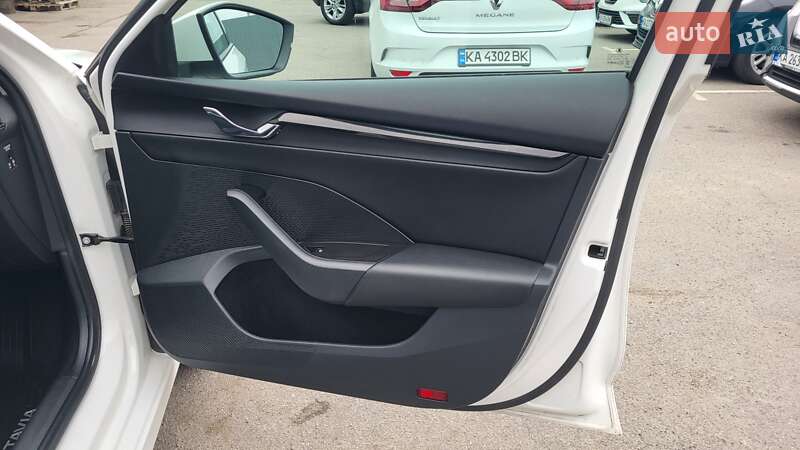 Лифтбек Skoda Octavia 2021 в Киеве