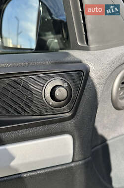 Універсал Skoda Octavia 2011 в  фото 21 Універсал Skoda Octavia 2011 в