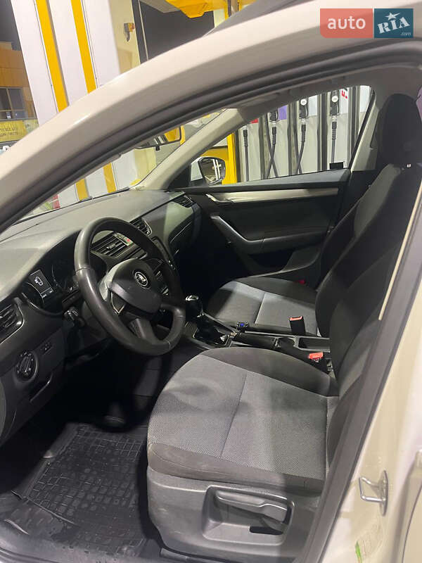 Універсал Skoda Octavia 2014 в Києві фото 8 Універсал Skoda Octavia 2014 в Києві