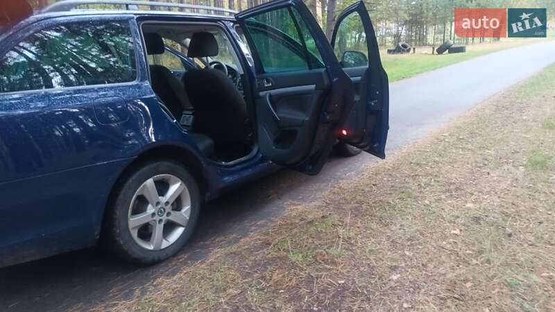 Універсал Skoda Octavia 2012 в Маневичах