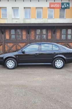Лифтбек Skoda Octavia 2009 в 