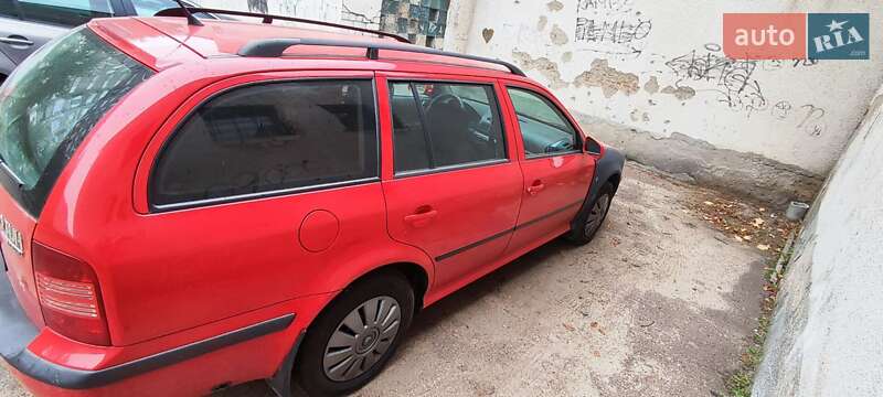 Універсал Skoda Octavia 2009 в Черкасах