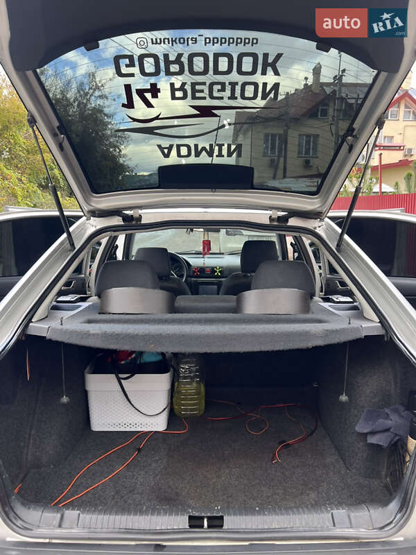 Лифтбек Skoda Octavia 2004 в Городке