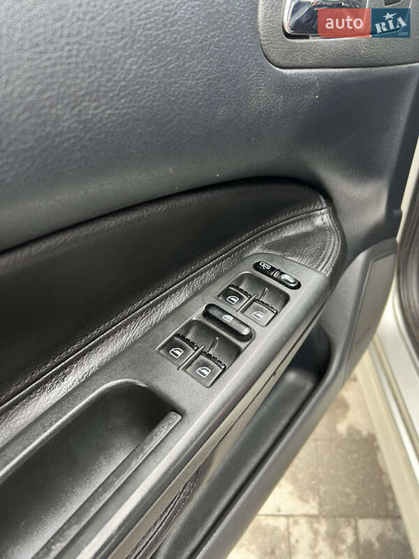 Лифтбек Skoda Octavia 2004 в Городке