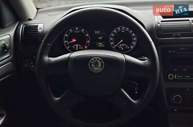 Лифтбек Skoda Octavia 2012 в 