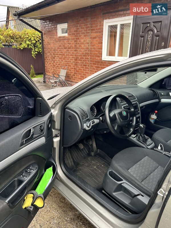 Лифтбек Skoda Octavia 2012 в Знаменке