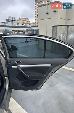 Лифтбек Skoda Octavia 2010 в 