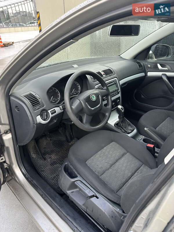 Лифтбек Skoda Octavia 2010 в Киеве