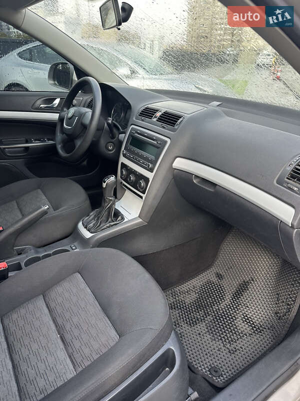 Лифтбек Skoda Octavia 2010 в Киеве