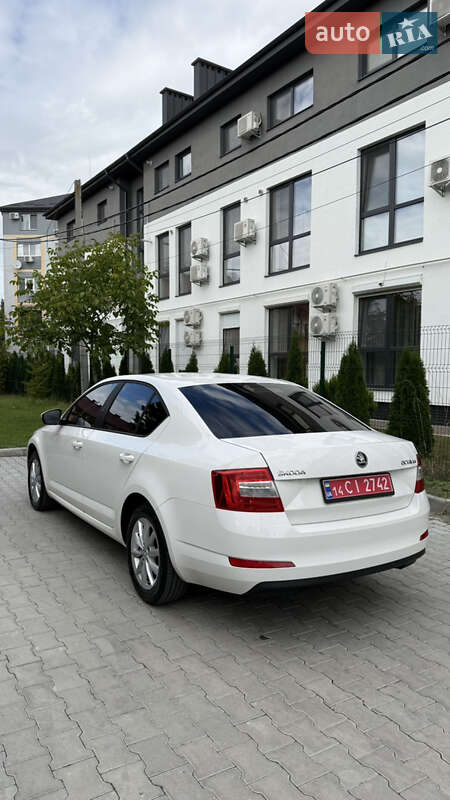 Лифтбек Skoda Octavia 2014 в Ужгороде
