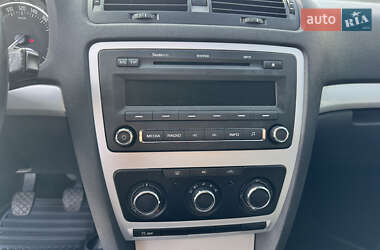 Ліфтбек Skoda Octavia 2011 в  фото 28 Ліфтбек Skoda Octavia 2011 в