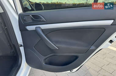 Ліфтбек Skoda Octavia 2011 в  фото 43 Ліфтбек Skoda Octavia 2011 в