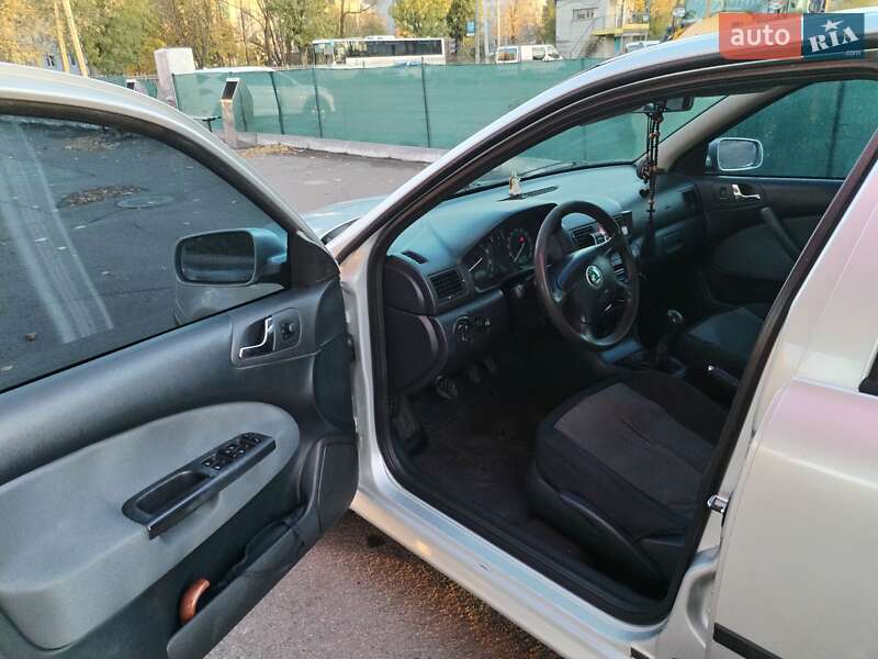 Ліфтбек Skoda Octavia 2006 в Шептицькому