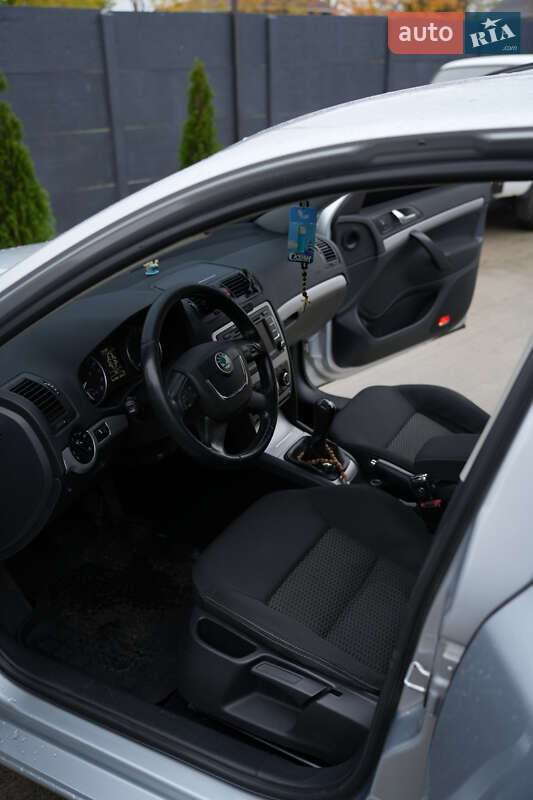 Ліфтбек Skoda Octavia 2010 в Дніпрі фото 14 Ліфтбек Skoda Octavia 2010 в Дніпрі