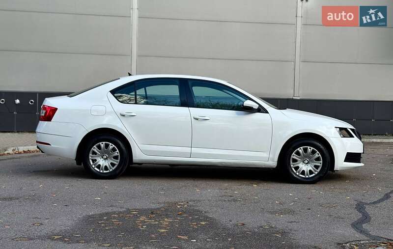 Лифтбек Skoda Octavia 2019 в Киеве